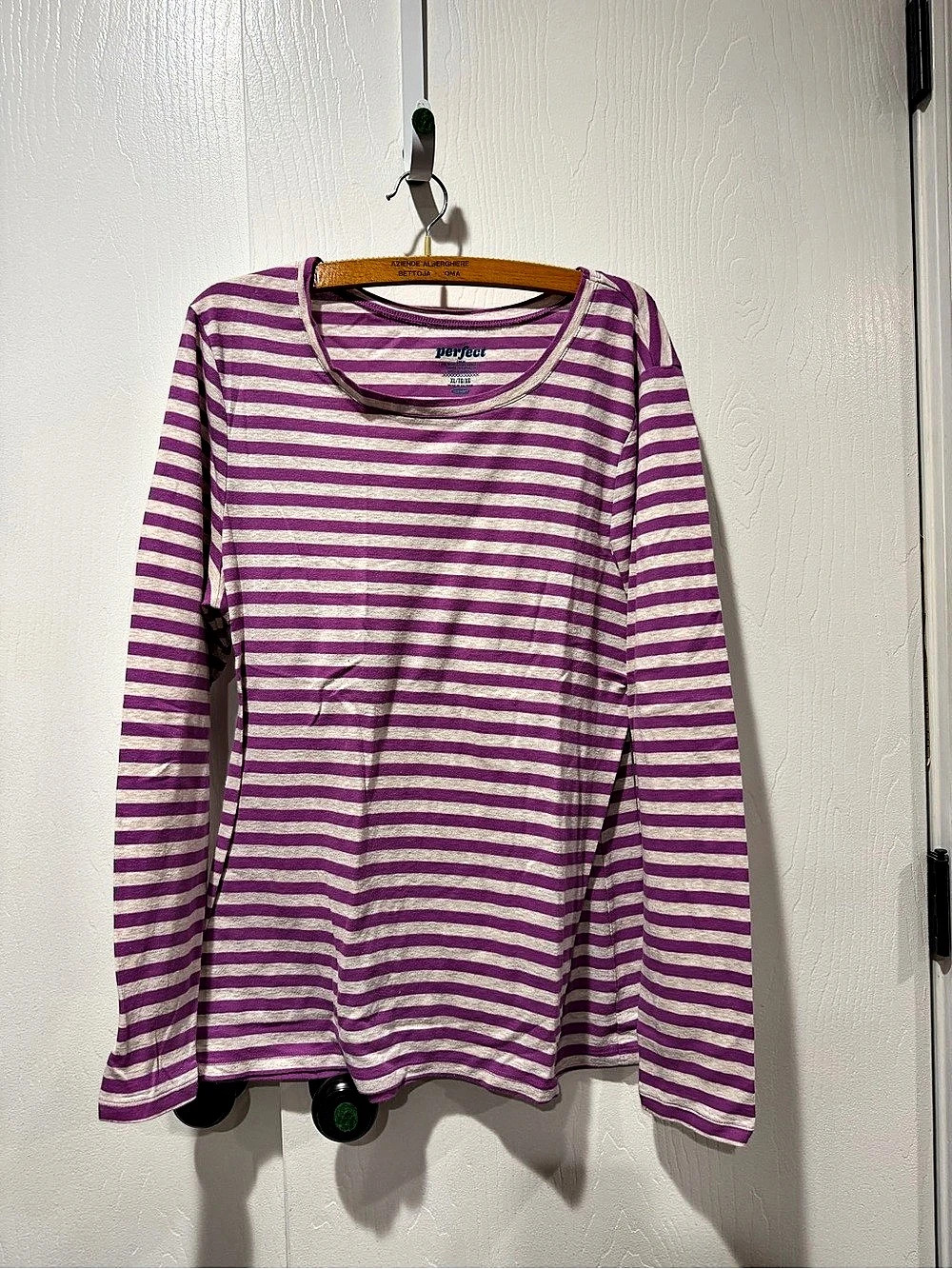 Perfect Striped Long Sleeve Tee in Purple & White Size XL Like New